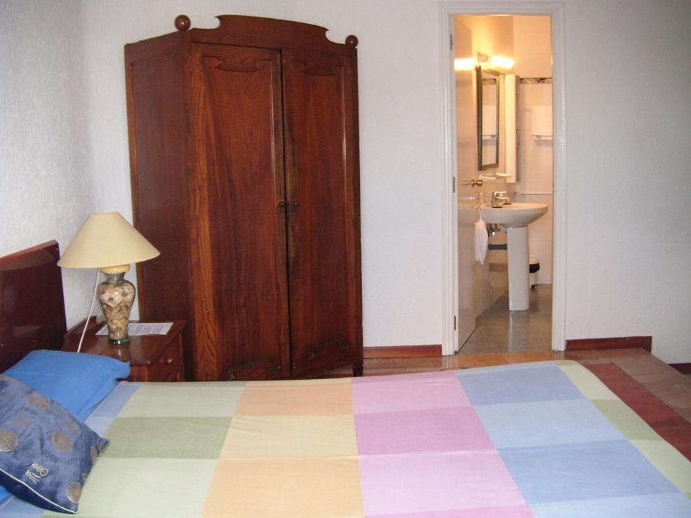 Puerta Del Sol Rooms Madrid Room photo