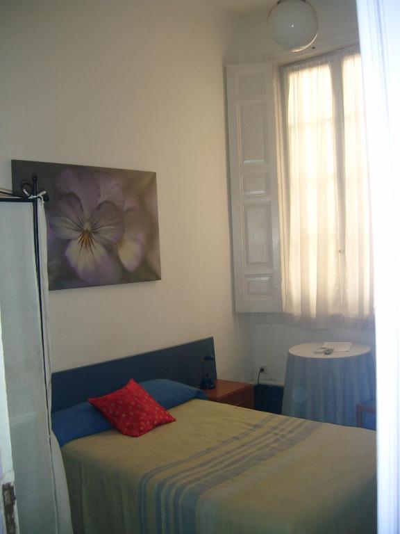 Puerta Del Sol Rooms Madrid Room photo