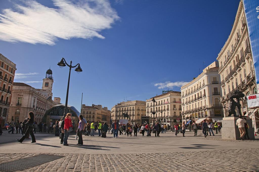 Puerta Del Sol Rooms Madrid Exterior photo